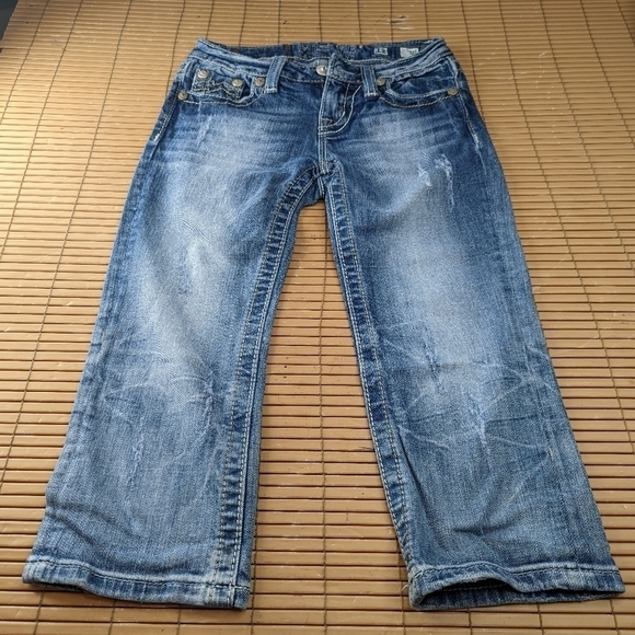 Miss Me Girls 12 Jeans Capri Blue Denim Distressed  Embroidered Pockets JK1054P. - Picture 2 of 9